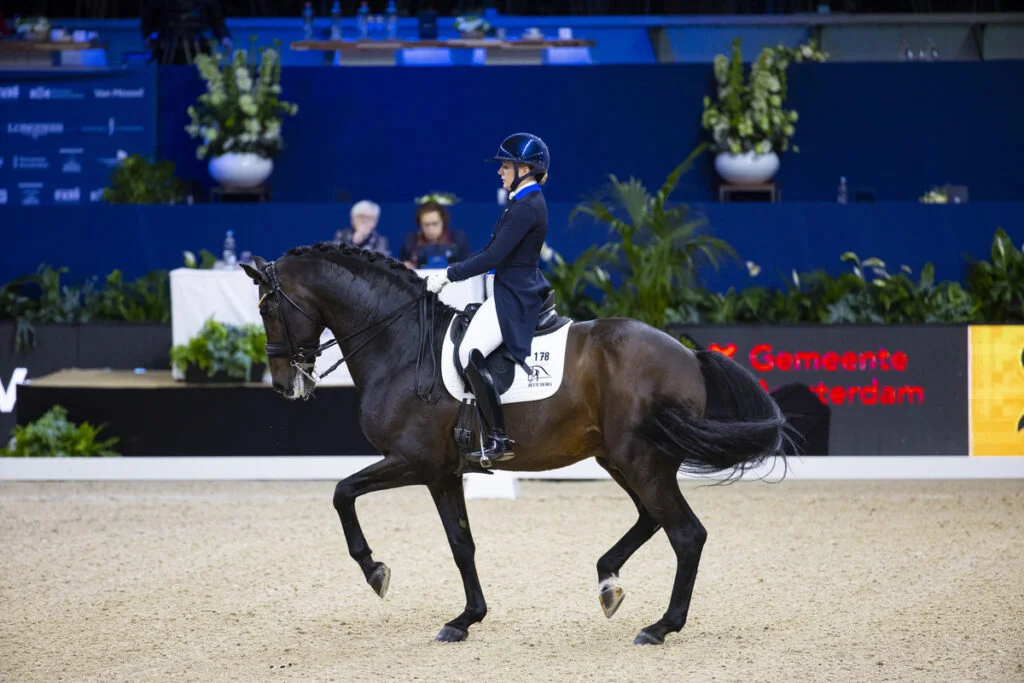 Nanna and Blue Hors Zack take 3rd place at World Cup Amsterdam (VIDEO)
